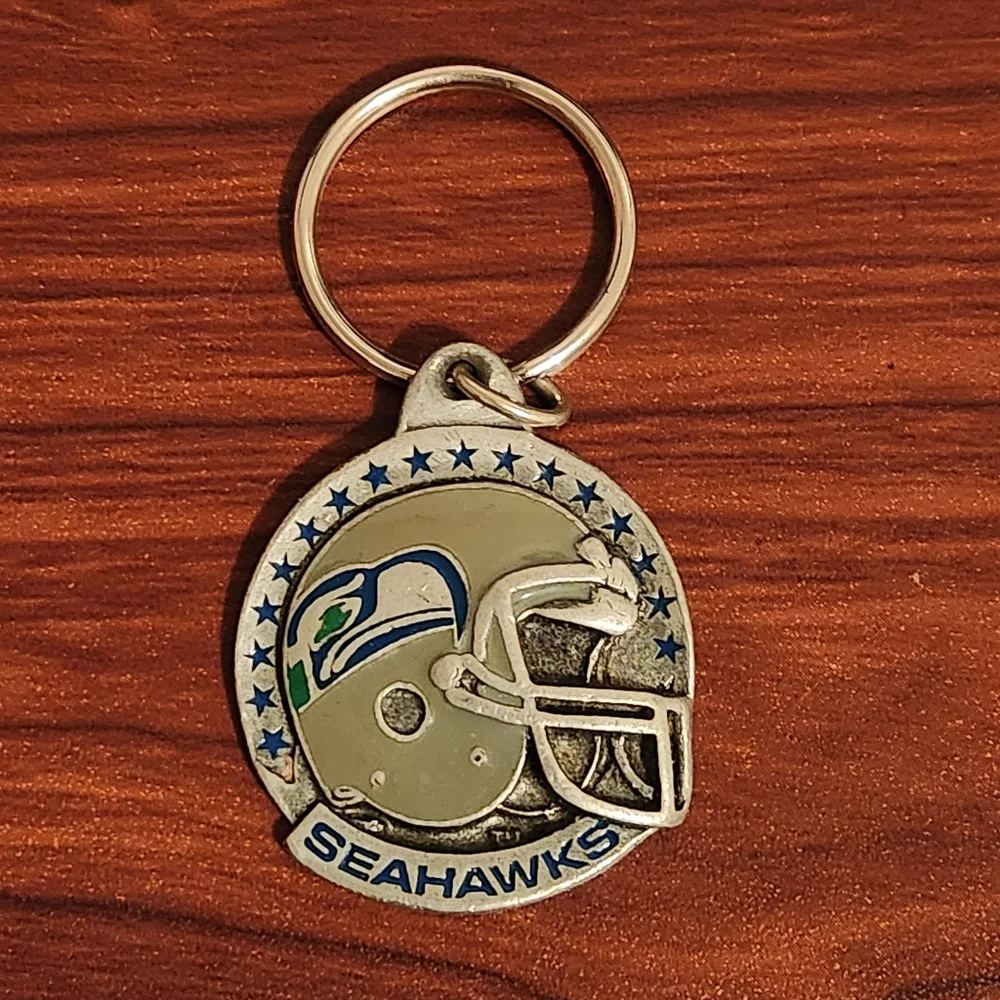 Vintage Seattle Seahawks Pewter Keychain - Picture 1 of 3